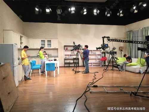 廣播電視編導(dǎo) 知識背景 大學(xué)課程 職業(yè)技能 從業(yè)資格 薪酬待遇 發(fā)展前景